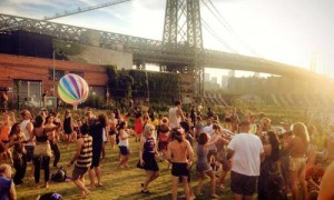 Morning Gloryville: Wake Up With Angels, Juices & Dancing at Havemeyer Park